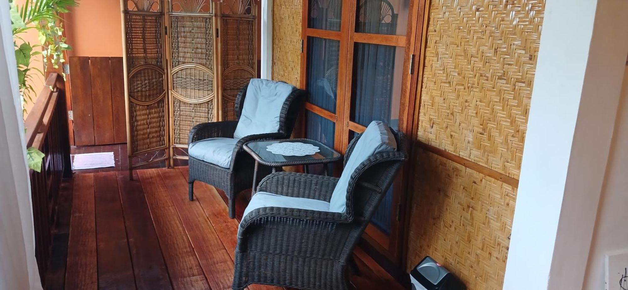 Dewi Sri Guesthouse Mataram Exterior photo